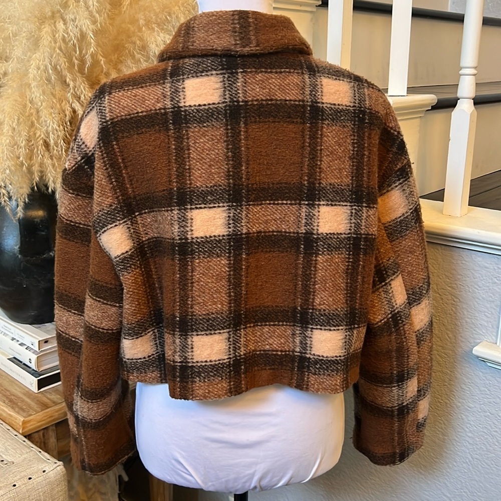 LOVERS + FRIENDS BOXY PLAID CROPPED BLAZER SHACKET SIZE XS - Picture 6 of 8